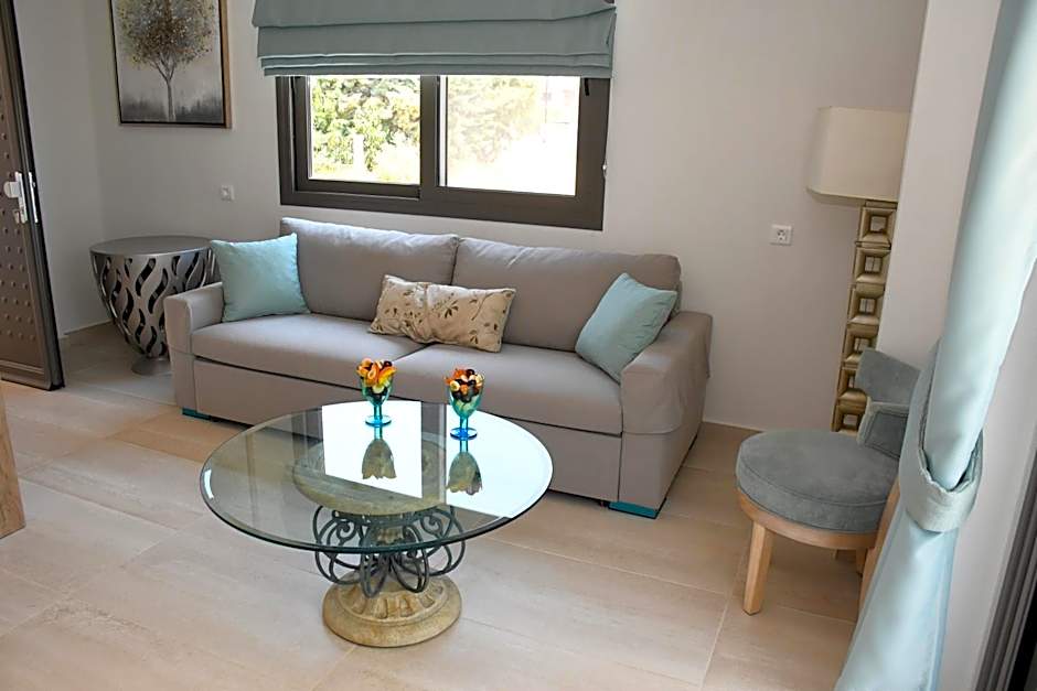 Theano Luxury Suites Nikiti