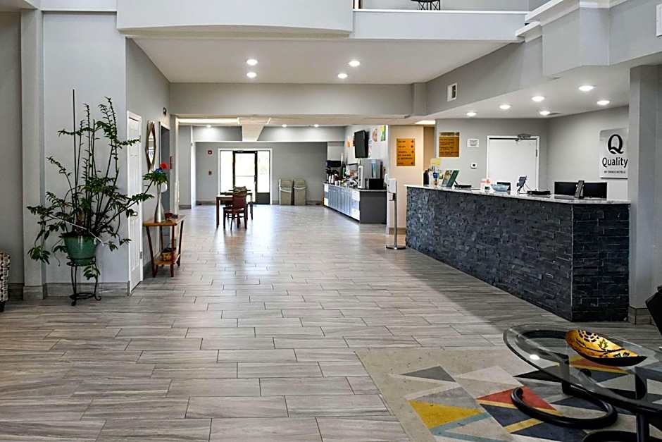 Quality Inn & Suites Brooks Louiville South