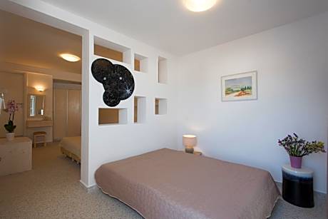 Deluxe Suite with Sea View