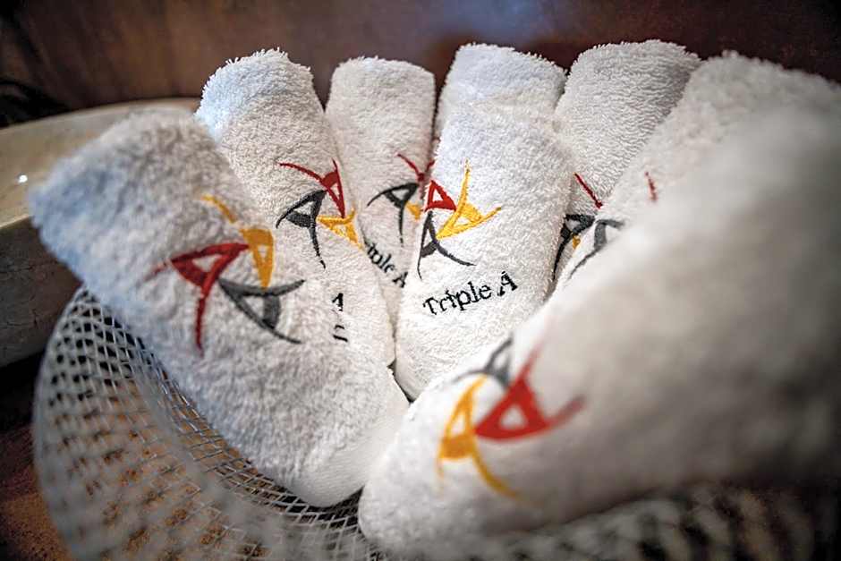 Triple A - Chic & Elegant by the Market - FREE parking!