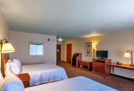 2 Queen Beds Studio Suite W/ Sofabed Nonsmok