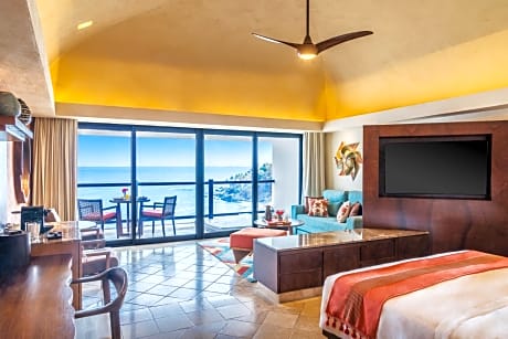 Club Ocean Front Hot Tub King