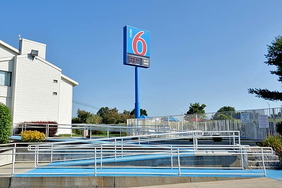 Motel 6-Nashua, NH