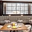 DoubleTree by Hilton South Charlotte Tyvola