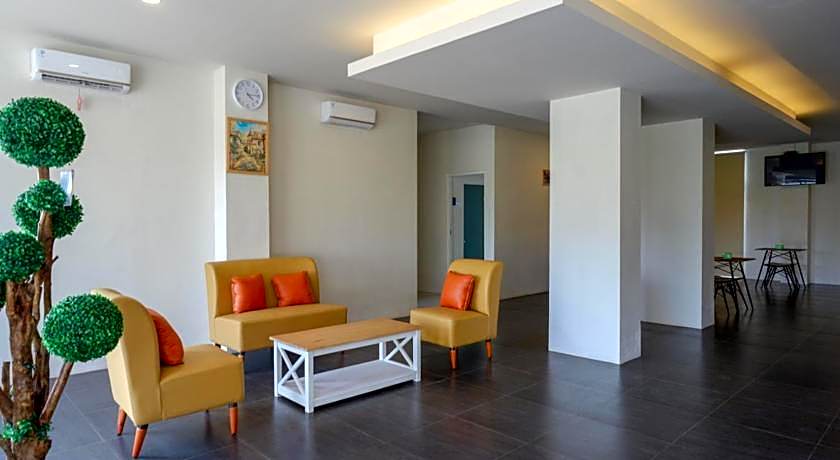 RedDoorz Plus near Solo Baru