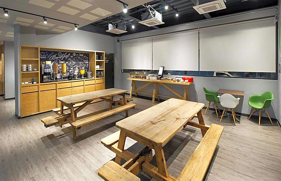 Hotel MX aeropuerto CDMX Trademark Collection by Wyndham