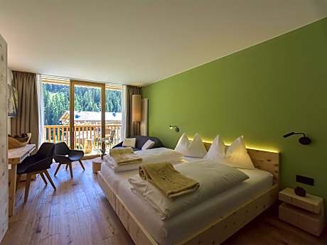 Twin Room with Balcony