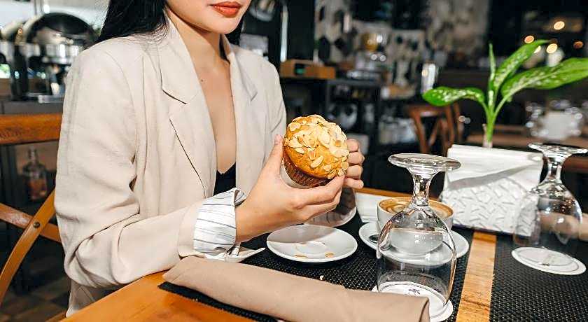 Goldberry Suites & Hotel Mactan