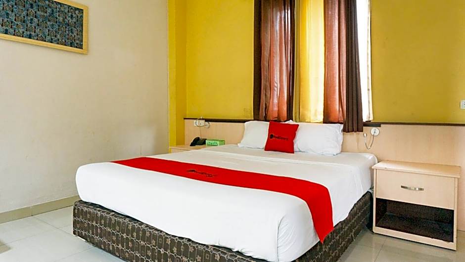 RedDoorz near Pelabuhan Jayapura