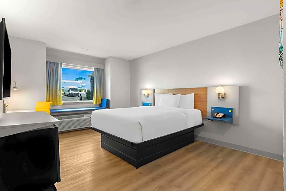 Microtel Inn & Suites By Wyndham Tulsa East