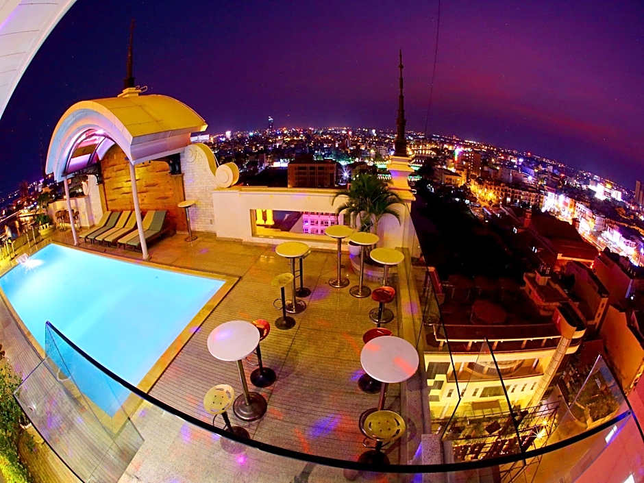 Holiday One Hotel