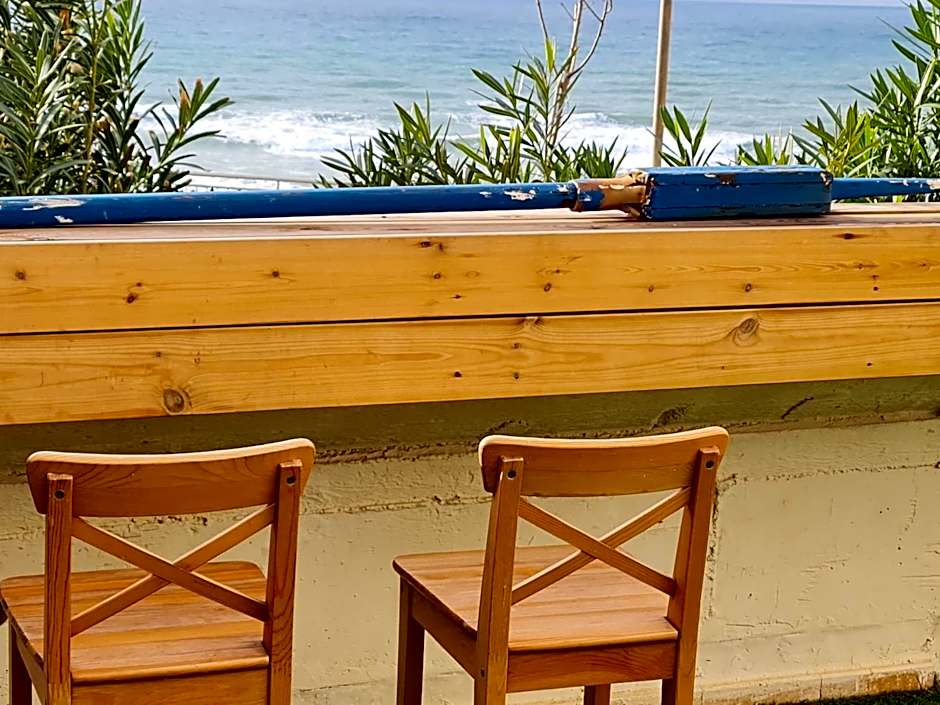 שירת הים -עם מרפסת עץ ובריכת זרמים פרטית חוף צאנז לציבור החרדי