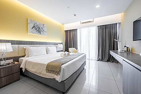 Superior King Suite