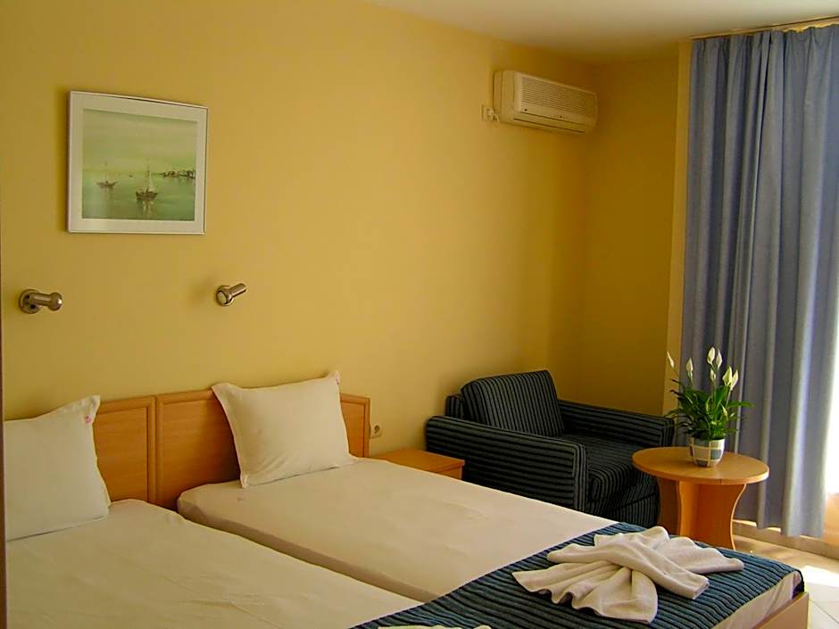 Семеен хотел Бриз