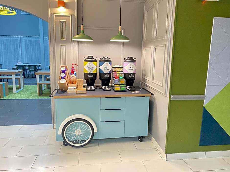 Spark by Hilton Galveston