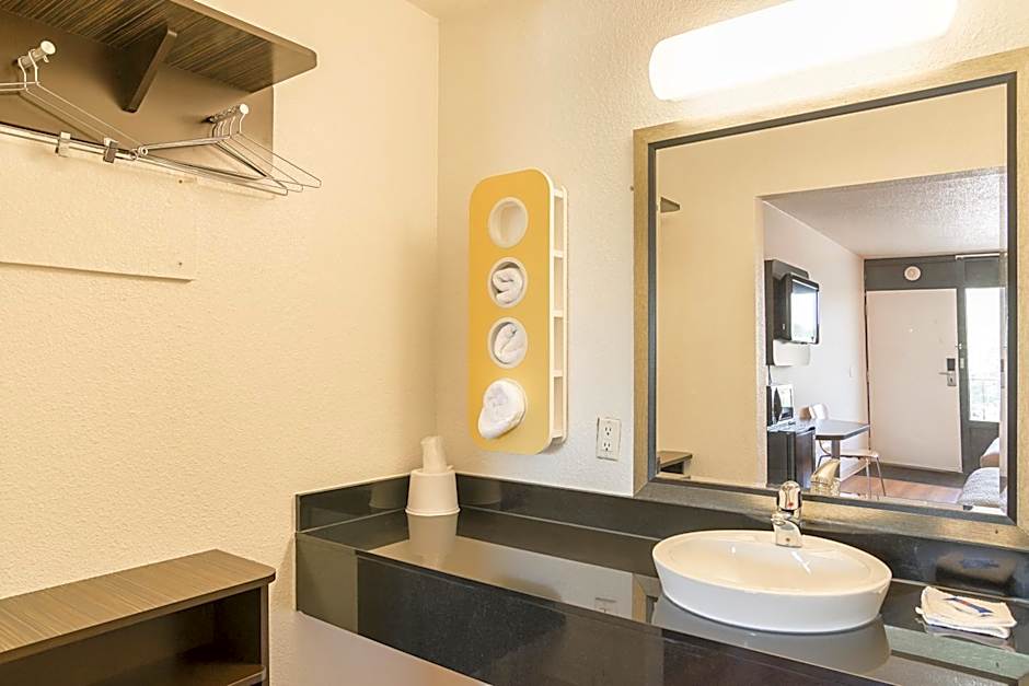 Motel 6-Little Rock, AR - West