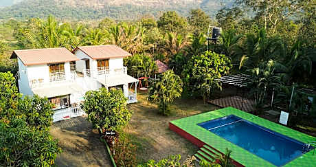 Sandy's Kinjal Farm & Tents, MH