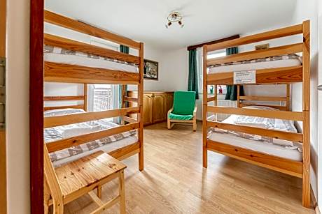 Quadruple Room with Shared Bathroom and Balcony