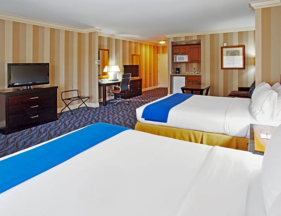 Holiday Inn Express Hotel & Suites Santa Cruz By IHG
