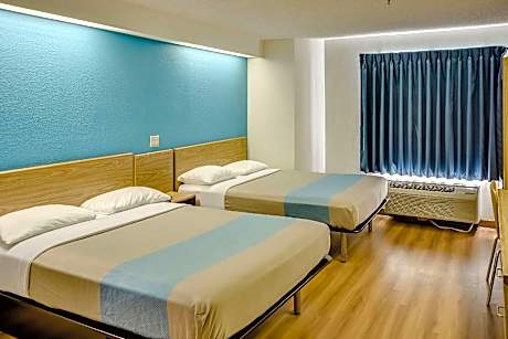 2 Full Beds | Smoking