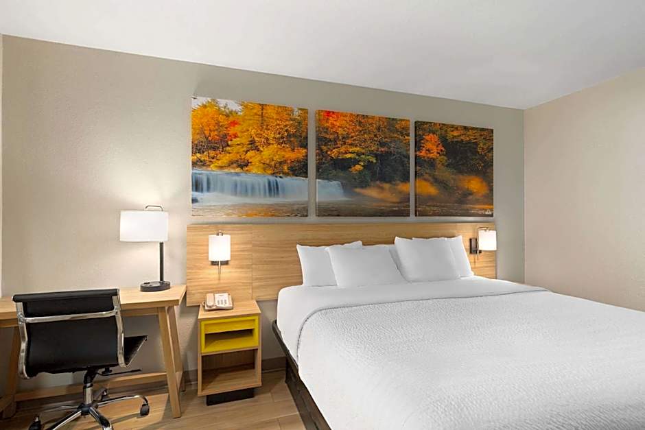 Days Inn by Wyndham Helen