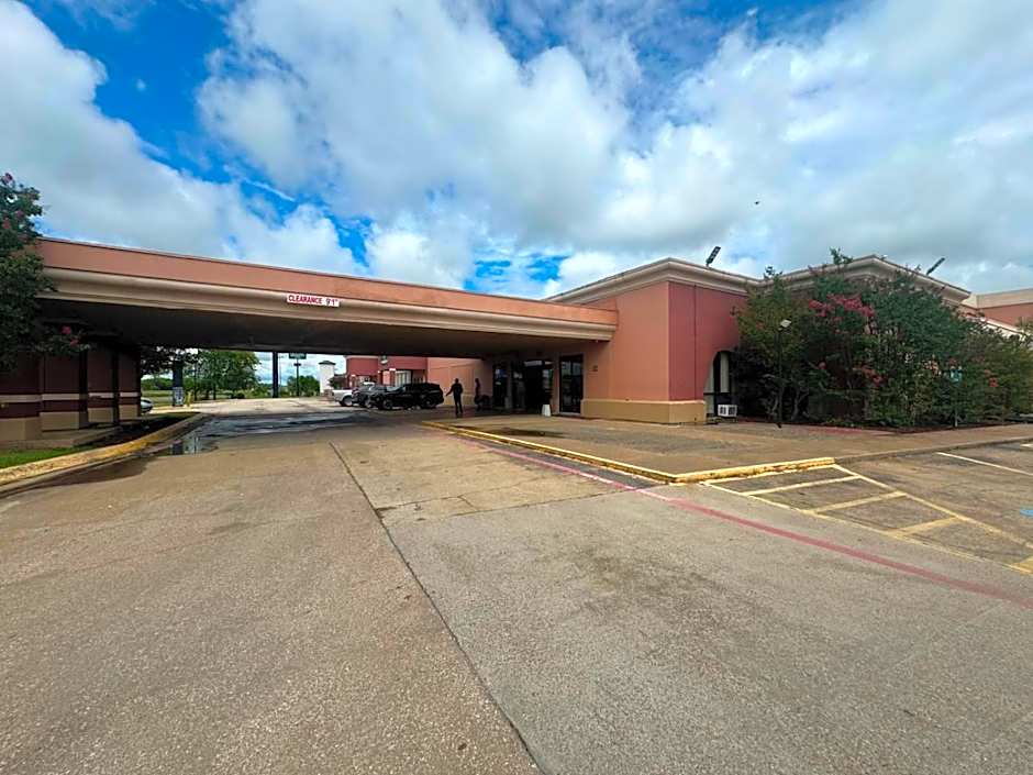Express Inn & Suites