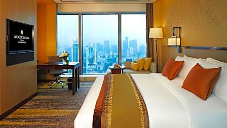 1 King Classic City View Smoking