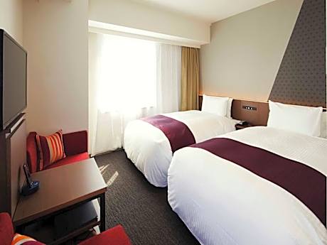 Corner Twin Room - Non-Smoking