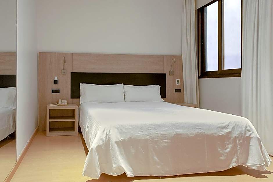 Hotel Lleo