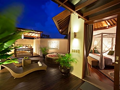 One Bedroom Jetted Tub Suites