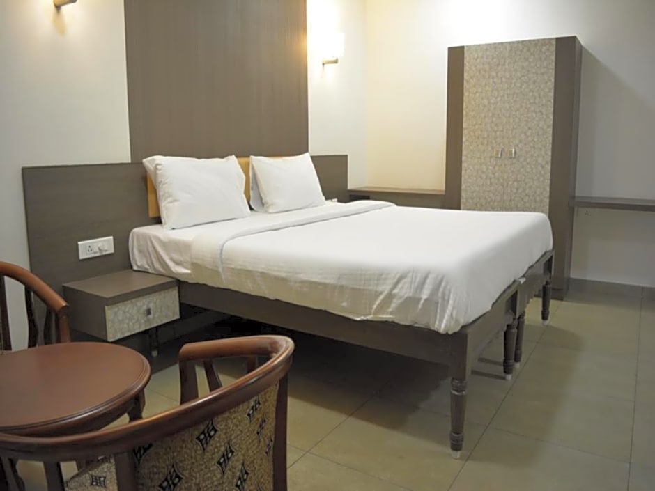 Hotel Sownthariyam