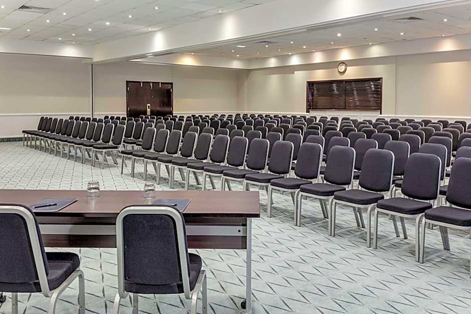 DoubleTree by Hilton Manchester Airport