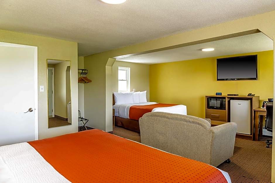 Motel 6 Campbellford, ON