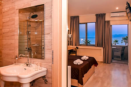 family room sea view