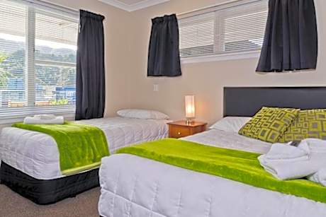 Deluxe Two-Bedroom Apartment