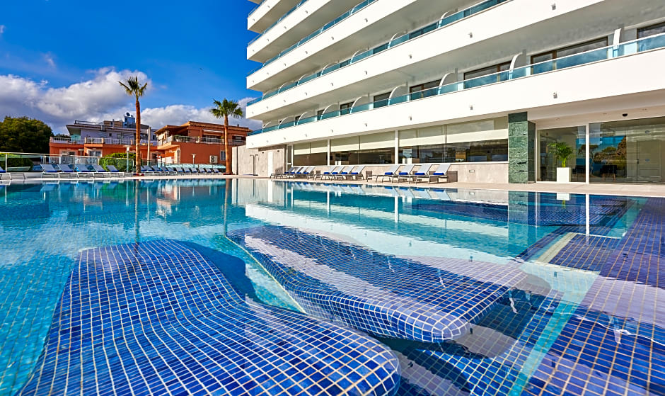 Globales Torrenova Adults Only +16