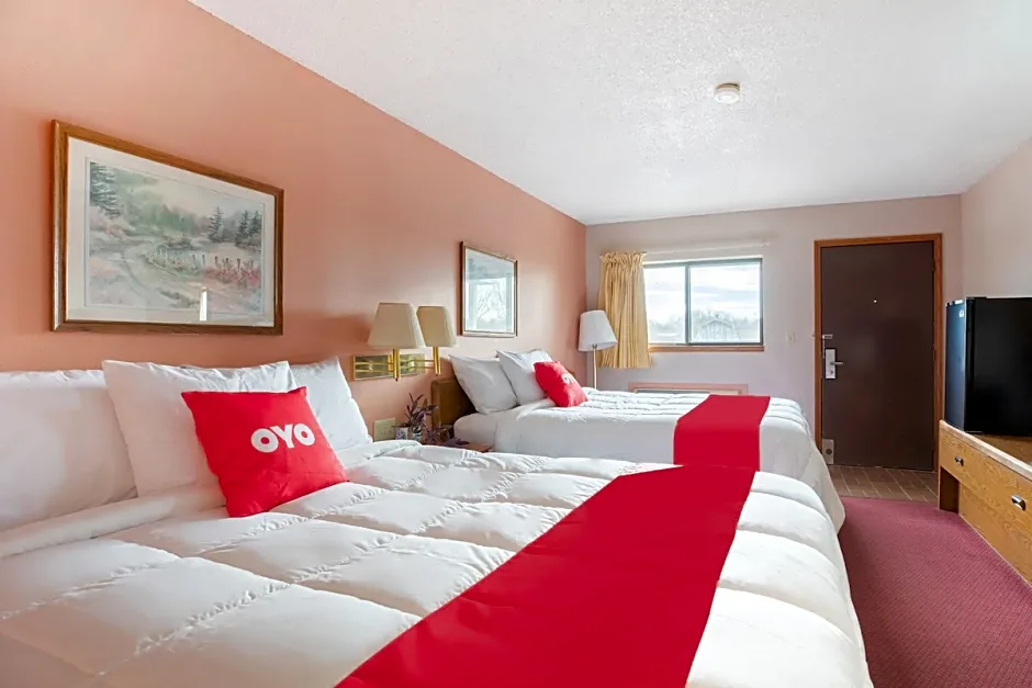 OYO Hotel Ozark MO Hwy 65