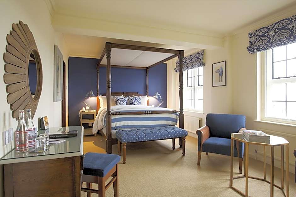 The Bear Of Rodborough Hotel