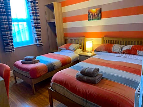 Twin Room with Private Bathroom