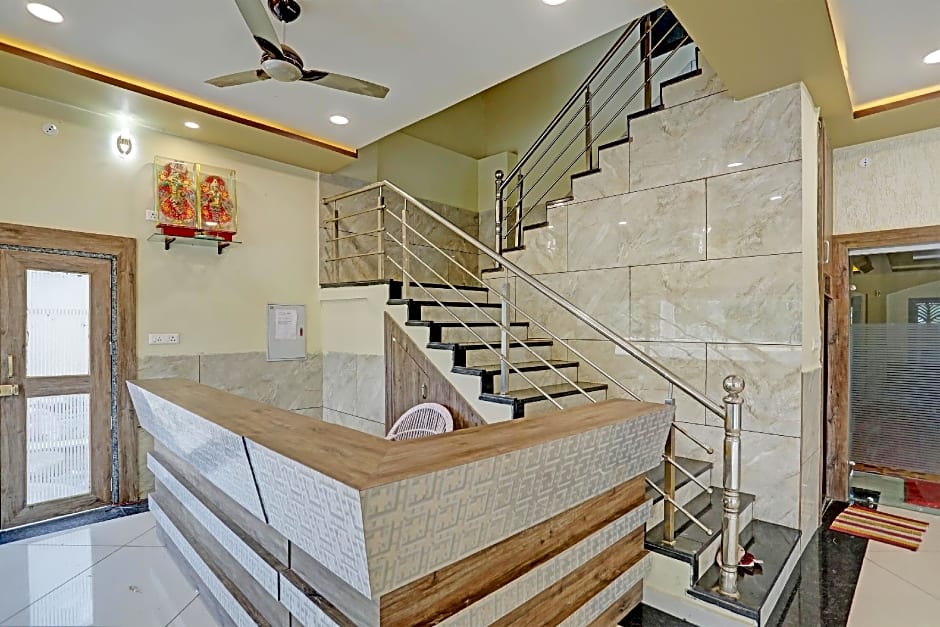 OYO Hotel Kubervatika