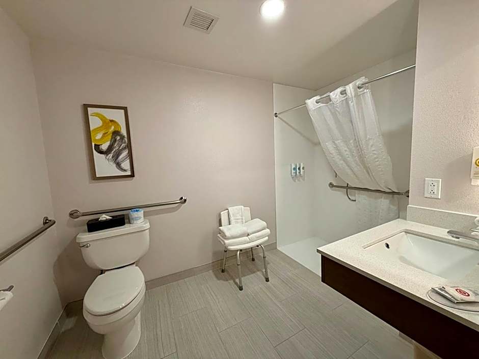 Comfort Inn & Suites Sturbridge-Brimfield