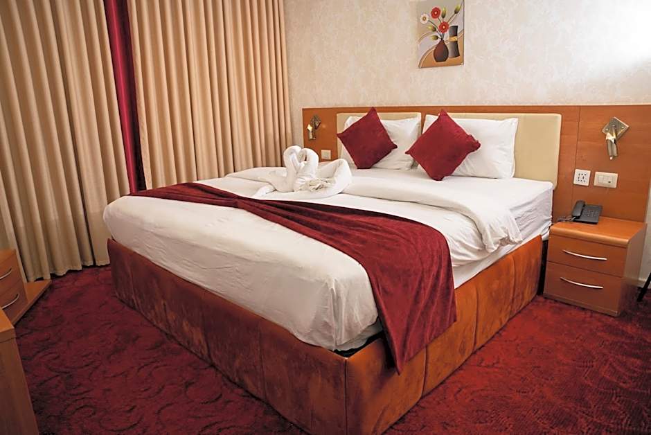 Sama Paris Plaza Hotel