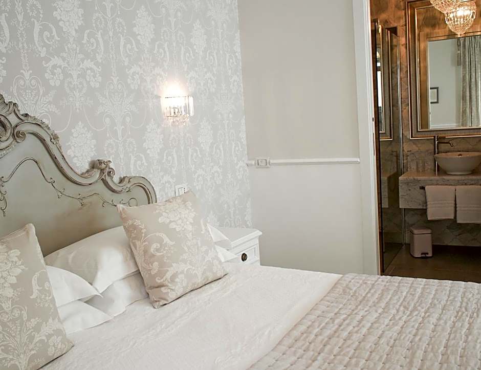 Photo 1 of 5 of Deluxe, Castle View