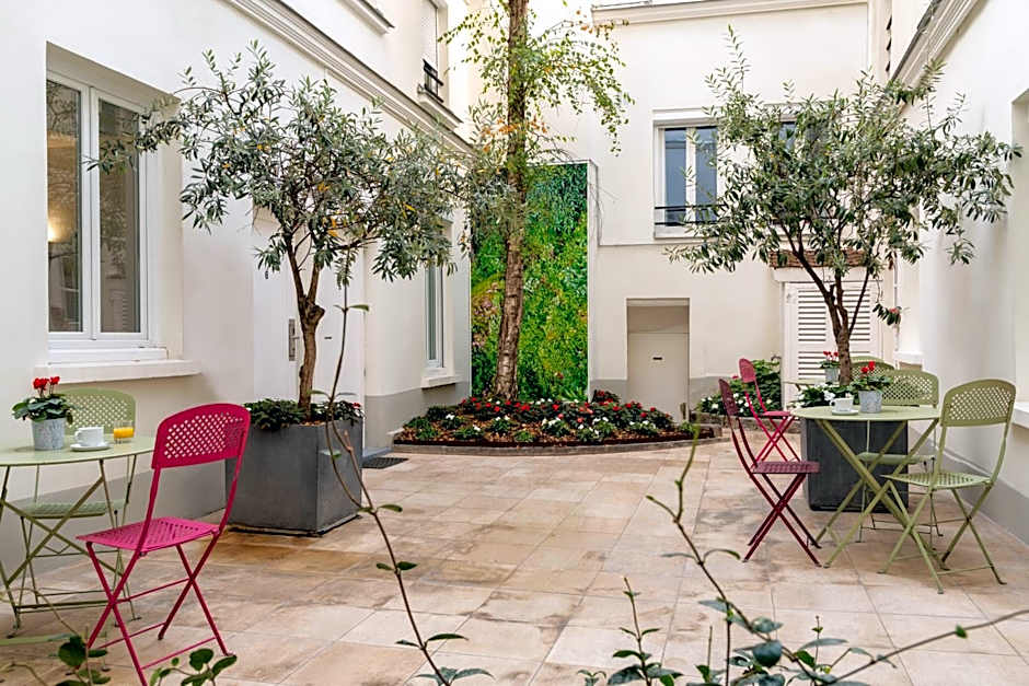 The Originals City, Hotel Lecourbe, Paris Tour Eiffel (Inter-Hotel)