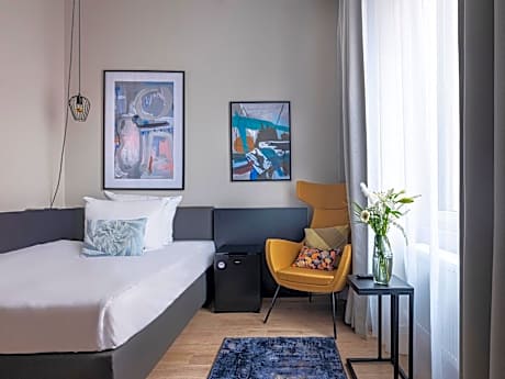 Medium Room - Single Bed, Stairs Access Only