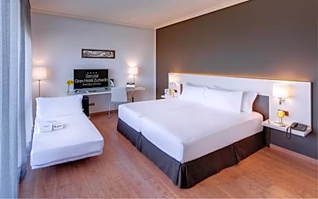 Twin Room with extra bed