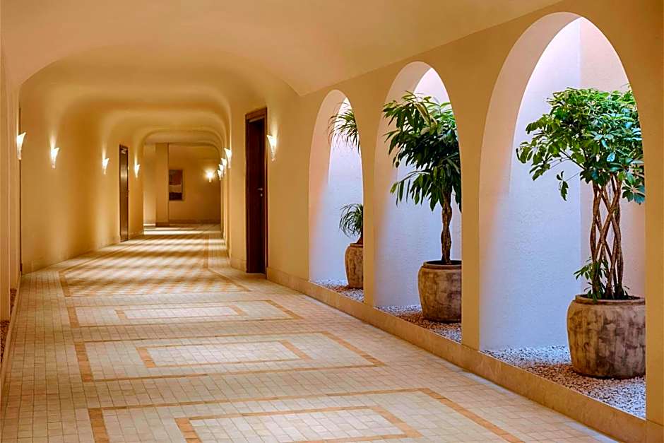 Stradom House, Autograph Collection