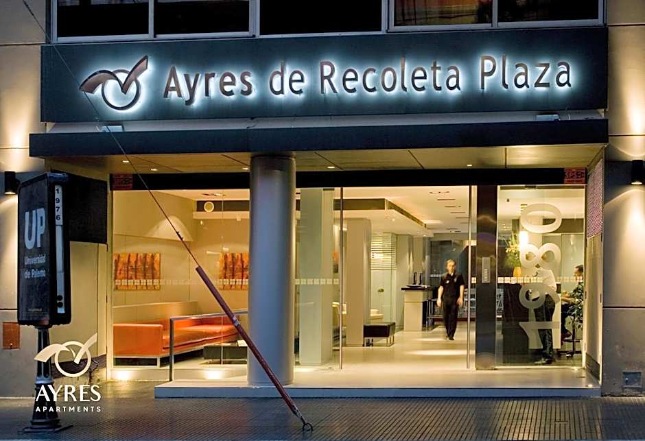 Recoleta Plaza by Ayres