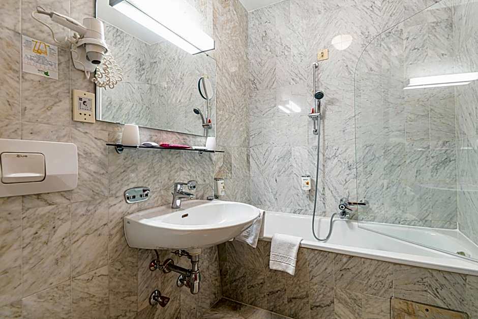 Hotel Germania Gastein - ganzjährig inklusive Alpentherme Gastein