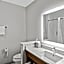 Holiday Inn Express and Suites White Hall By IHG